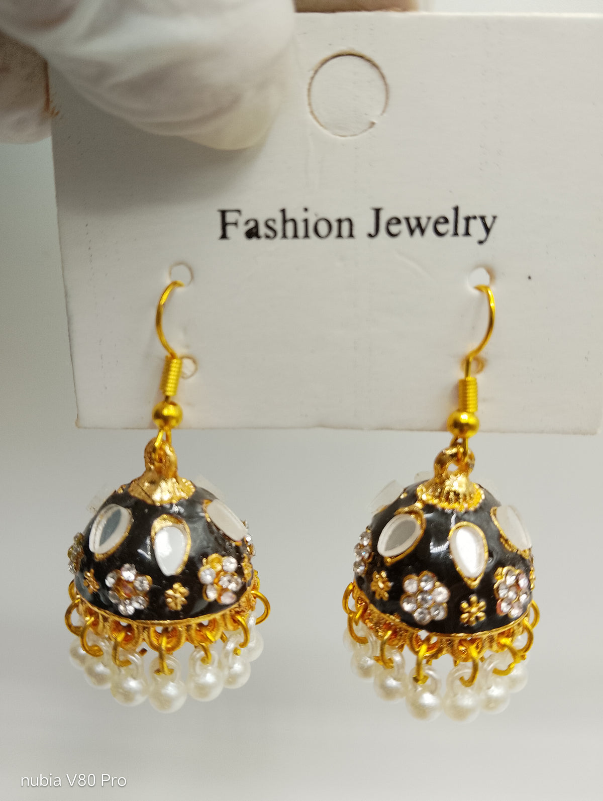 Noor-e-Mehfil Jhumka – Emerald Meenakari & Pearl Drop