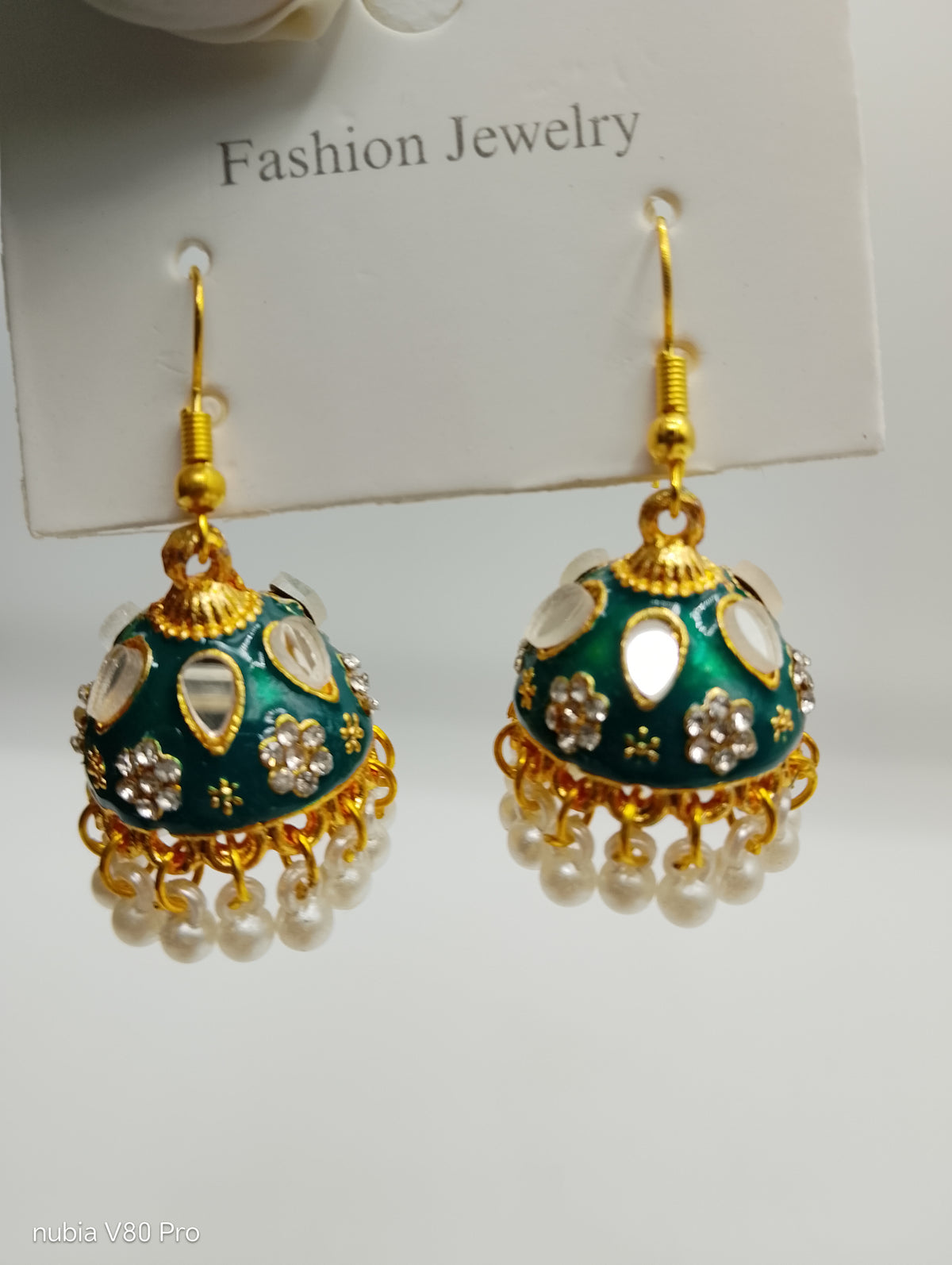 Noor-e-Mehfil Jhumka – Emerald Meenakari & Pearl Drop